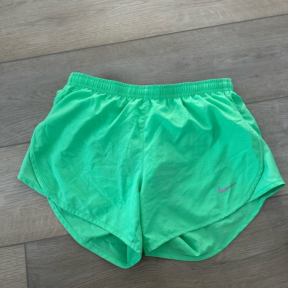 Nike Women's Vibrant Green Athletic Shorts - Picture 1 of 2